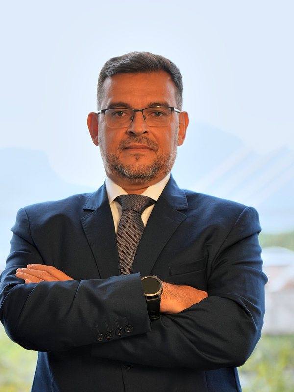 Dr. Wallace Viana